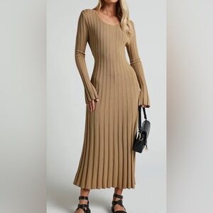 SHOWPO BLAIRE LONG SLEEVE TIE BACK MIDI SWEATER DRESS IN ROASTED
CASHEW size 2